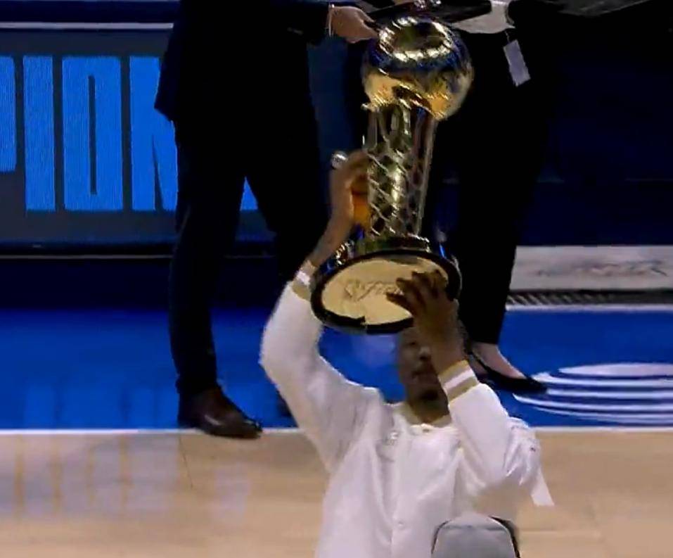 PG游戏- 东契奇73分全场比赛回放视频完整版 