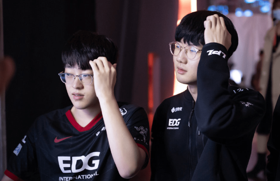 PG-Faker赛事官方发布绝杀新规，RNG争议不断！的简单介绍