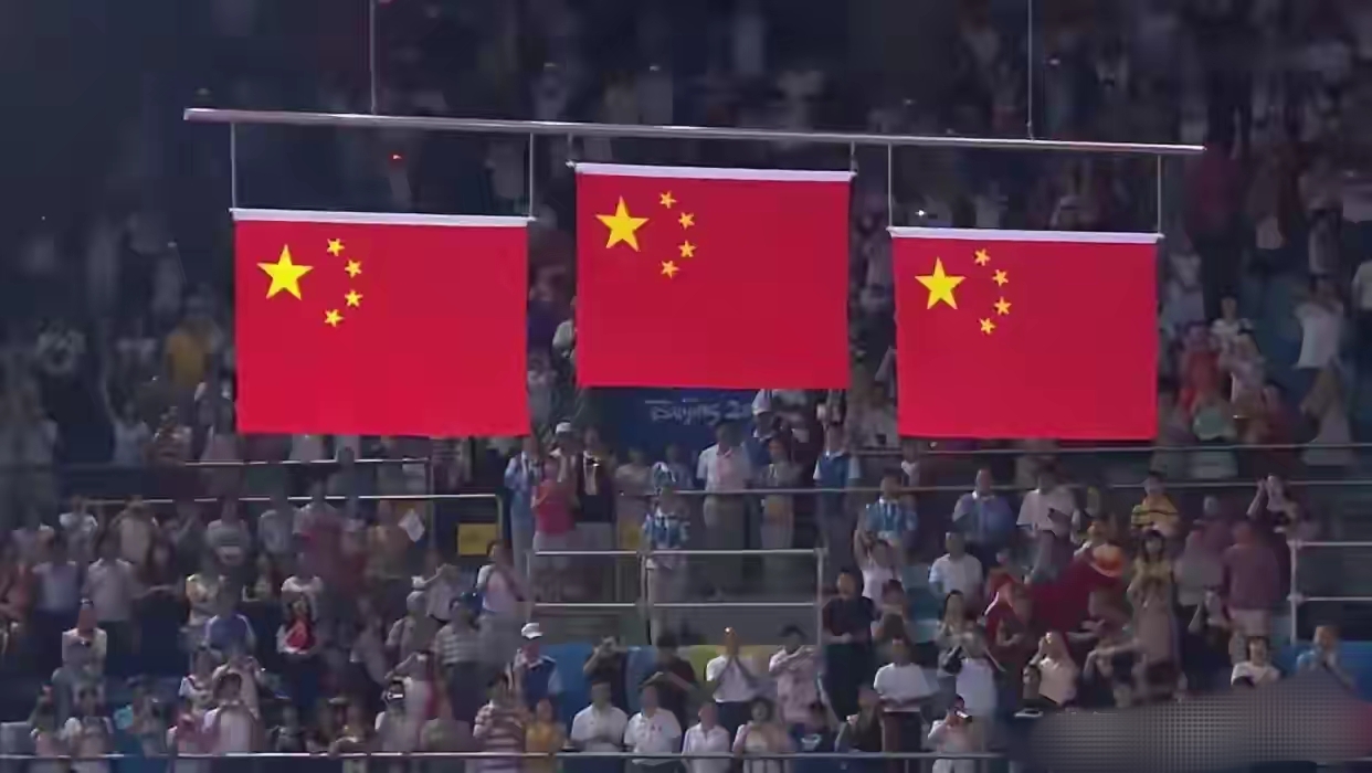 PG-包含Ming回归赛场，回归赛场首场状态亮眼，美国队观众沸腾！的词条